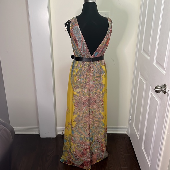 Zara Yellow Paisely V-neck Flowy Maxi Dress size Small - Picture 5 of 13